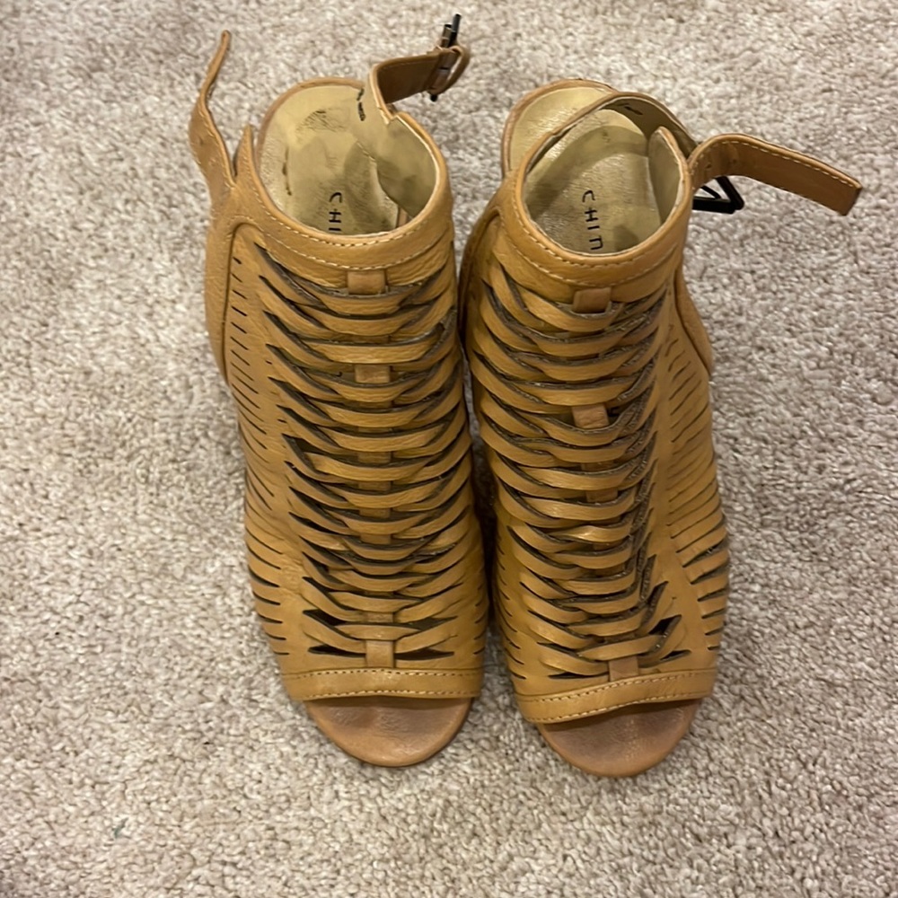 Chinese laundry heeled sandal